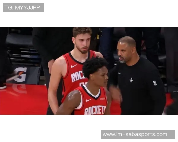 火箭半场落后独行侠杜兰特遭遇犯规困扰申京开局受伤浓眉表现出色